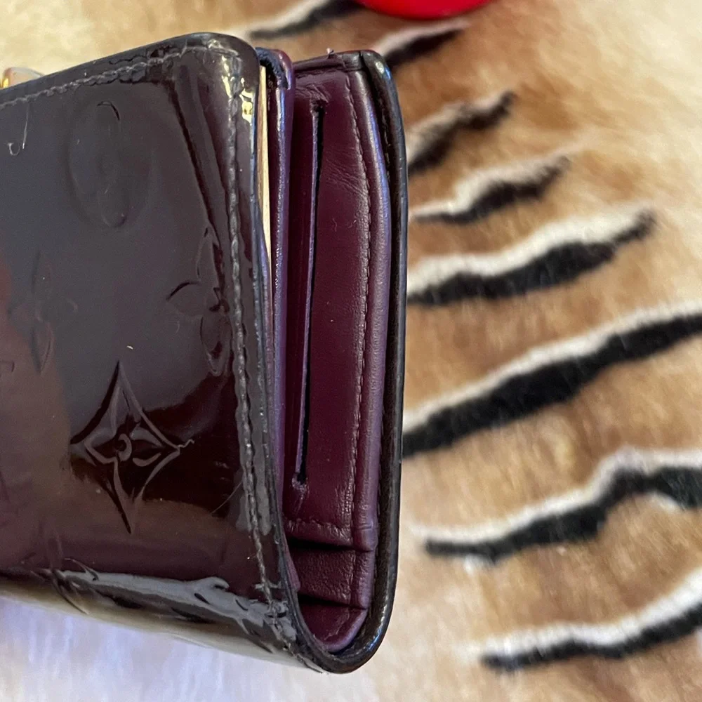 Beautiful Louis Vuitton Vernis Bifold French Kisslock Wallet -EUC - Picture 10 of 13
